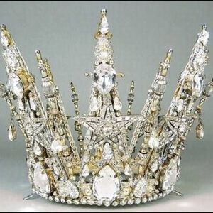 Meet your Posher, Queenie’s Closet!!